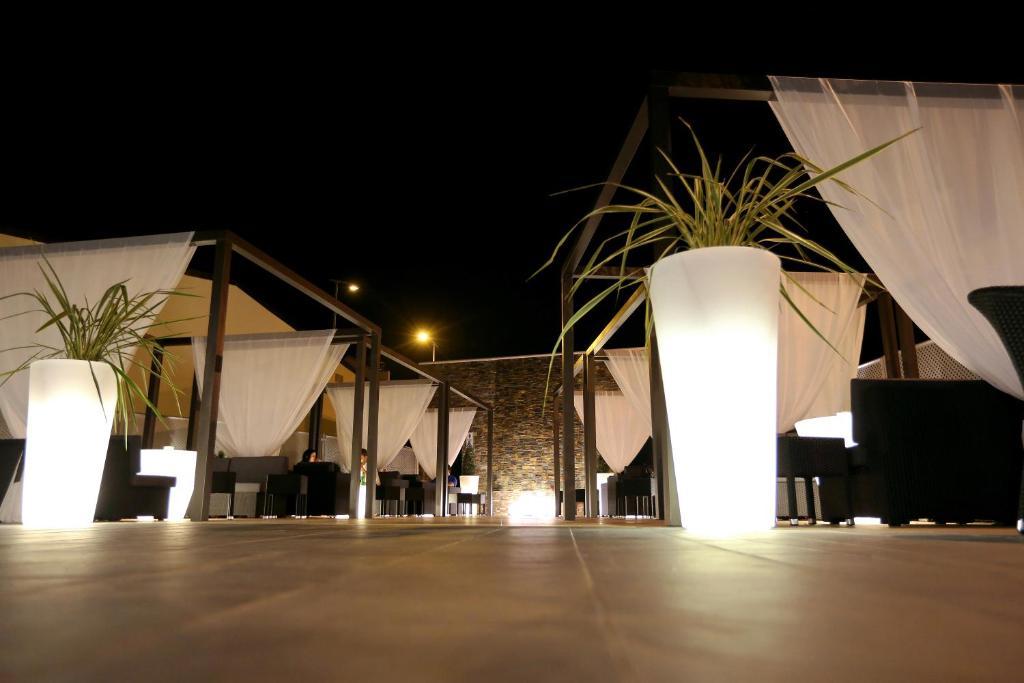 Hospedium Hotel Triana Miajadas Exterior photo
